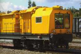 啟帆產品: 軌道打磨車